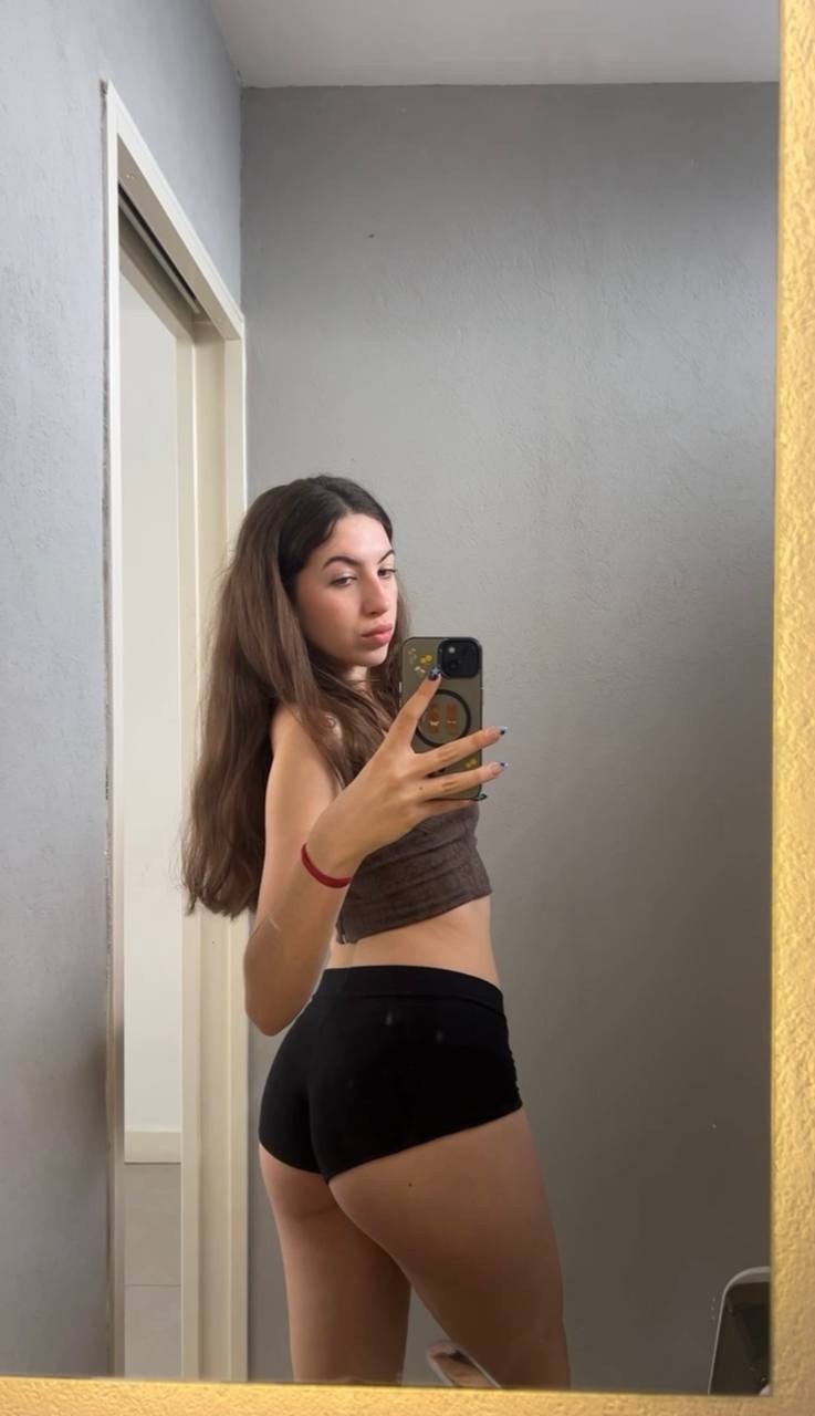 Amber in her underwear in Kishinev