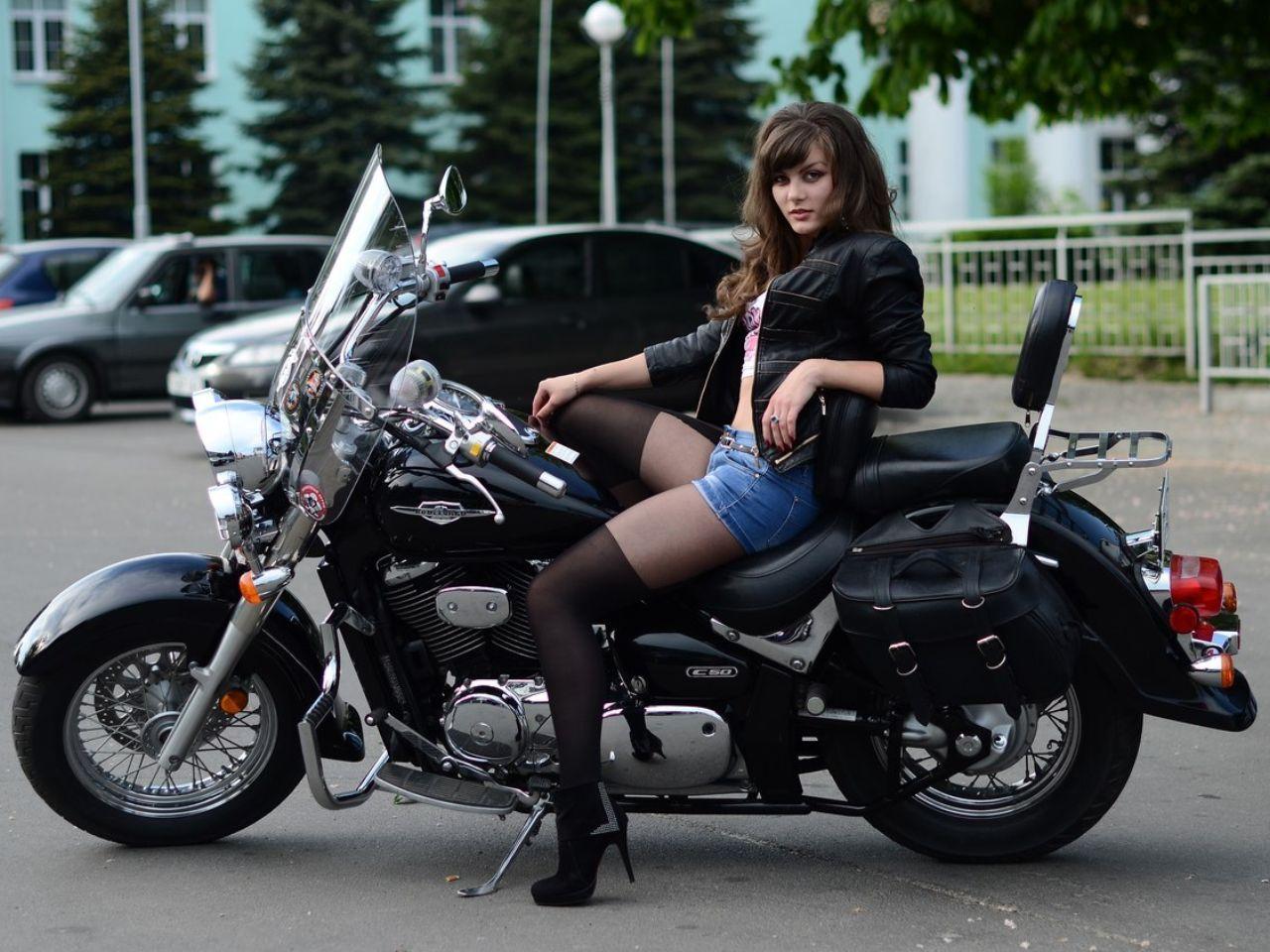European women on bikes in Kishinev