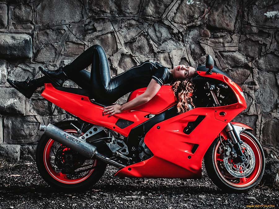 Beautiful girl Beautiful girls and motorcycles in Kishinev