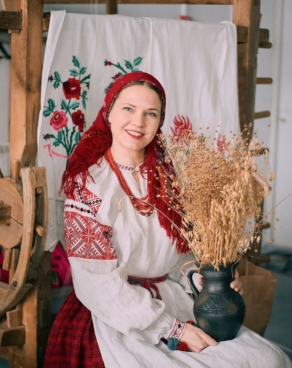 Women in Slavic costumes in Kishinev