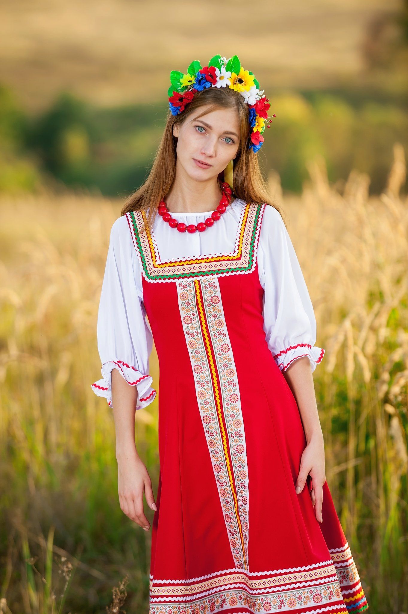 Women in Slavic costumes in Kishinev