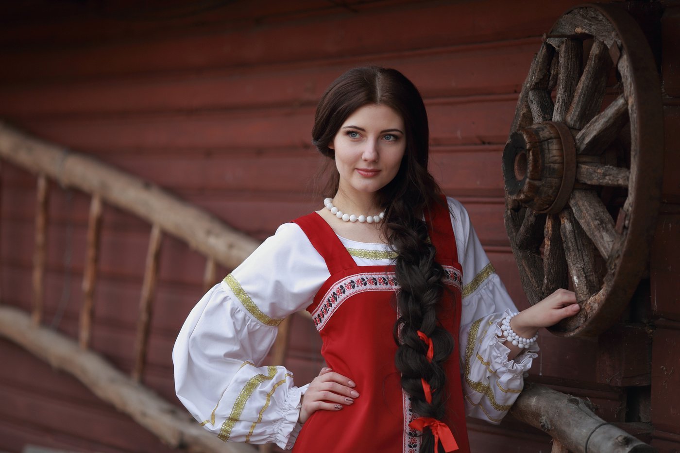 Girls in Slavic costumes in Kishinev
