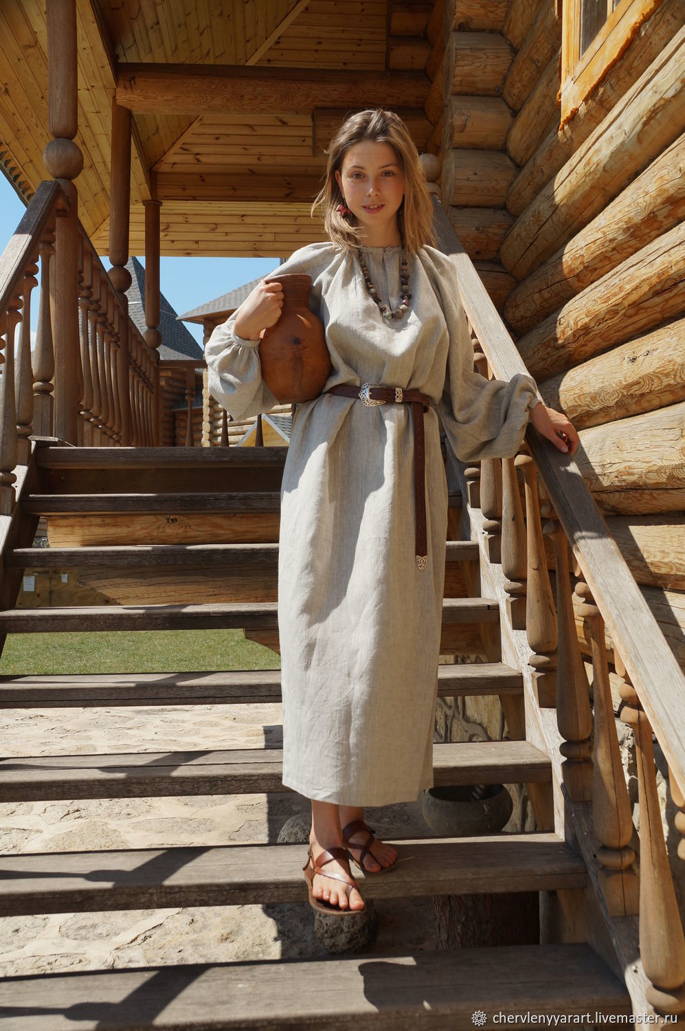 Girls in Slavic costumes in Kishinev